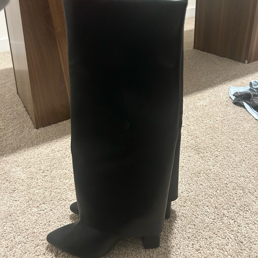 Elegant Black Women's Boots